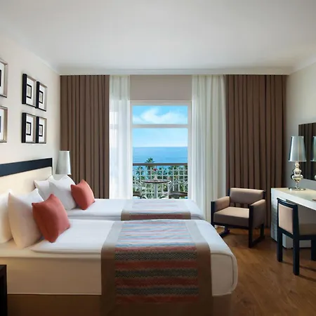 Akka Alinda - Premium Ultra 5*