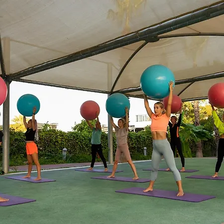 Akka Alinda - Premium Ultra 5*