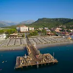 Akka Alinda Kemer