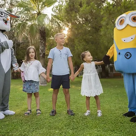 Akka Alinda 凯梅尔