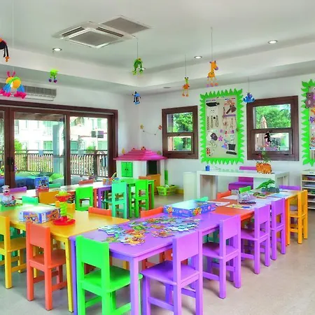 Akka Alinda 凯梅尔